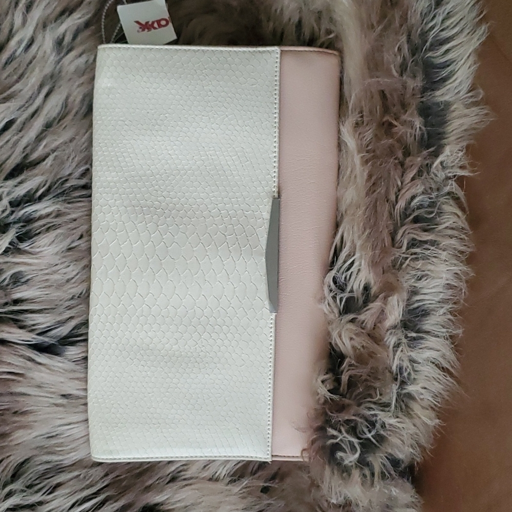 NWT DANIELLE NICOLE CREME SNAKESKIN LIGHT MAUVE LEATHER SNAP CLUTCH 13"×8"